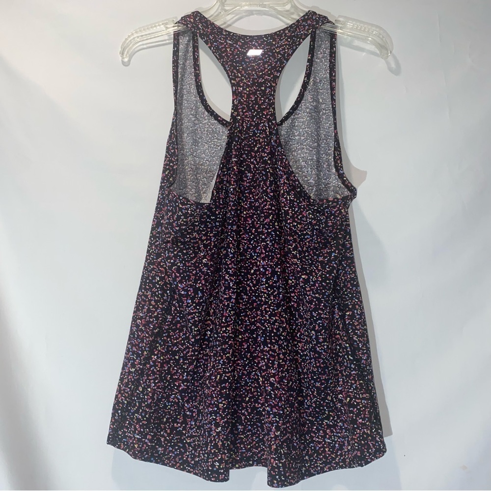 Amazon Essentials Razorback Tank Large - Picture 5 of 6